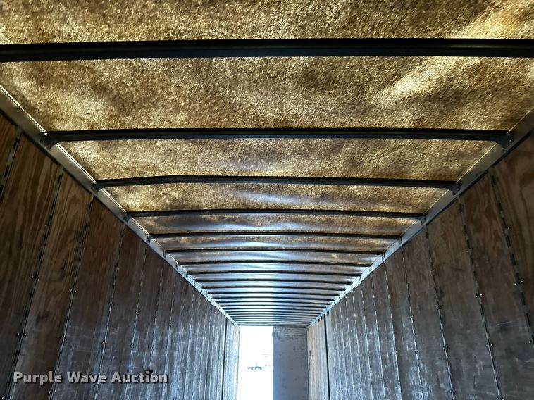 image for item DN0939 2002 Stoughton  AVW-535T-S-C-AR dry van trailer