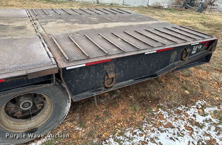 image for item DO0226 1985 Trail King 1965-1350 hydraulic tail equipment trailer