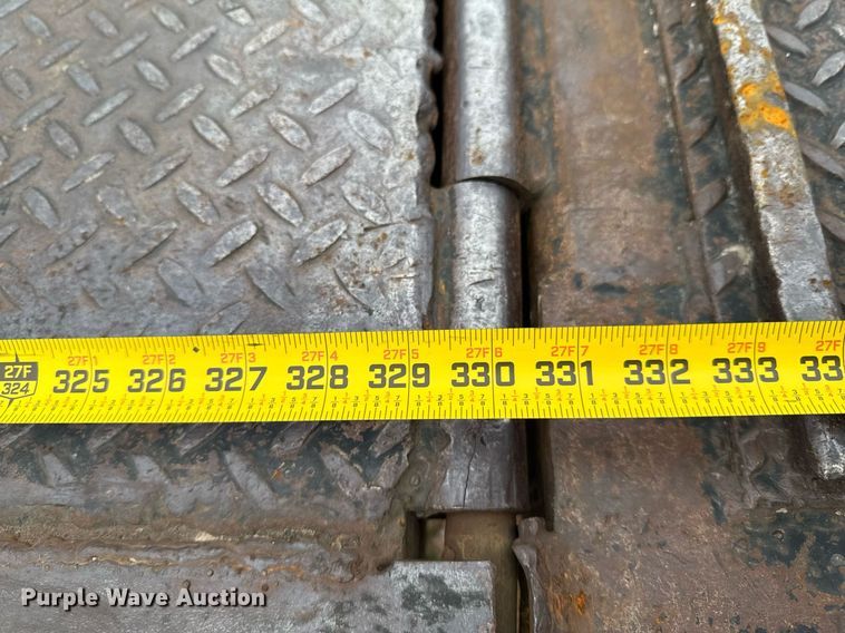 image for item DO0226 1985 Trail King 1965-1350 hydraulic tail equipment trailer