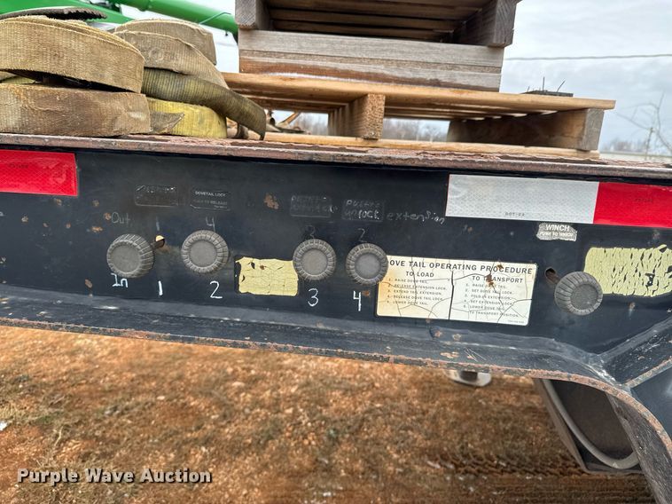 image for item DO0226 1985 Trail King 1965-1350 hydraulic tail equipment trailer