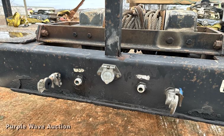 image for item DO0226 1985 Trail King 1965-1350 hydraulic tail equipment trailer