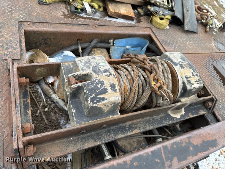 image for item DO0226 1985 Trail King 1965-1350 hydraulic tail equipment trailer