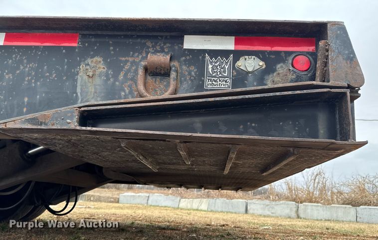 image for item DO0226 1985 Trail King 1965-1350 hydraulic tail equipment trailer