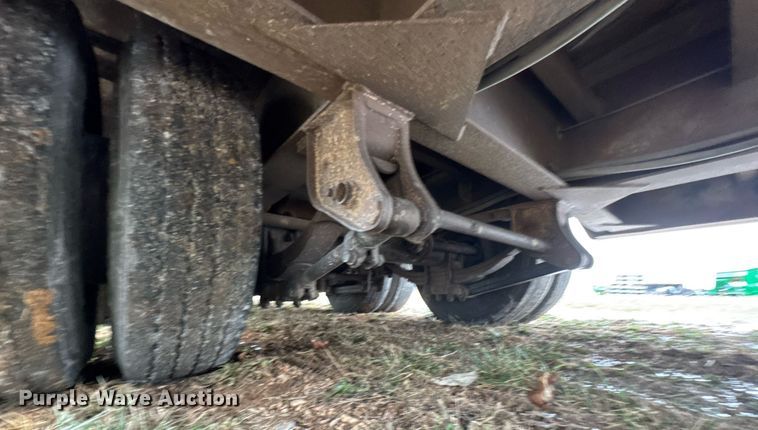 image for item DO0226 1985 Trail King 1965-1350 hydraulic tail equipment trailer