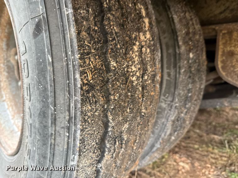 image for item DO0226 1985 Trail King 1965-1350 hydraulic tail equipment trailer