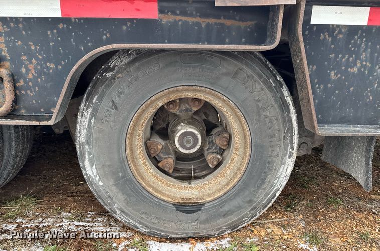 image for item DO0226 1985 Trail King 1965-1350 hydraulic tail equipment trailer