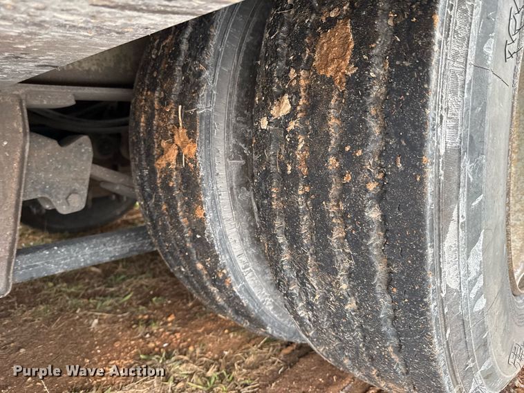 image for item DO0226 1985 Trail King 1965-1350 hydraulic tail equipment trailer