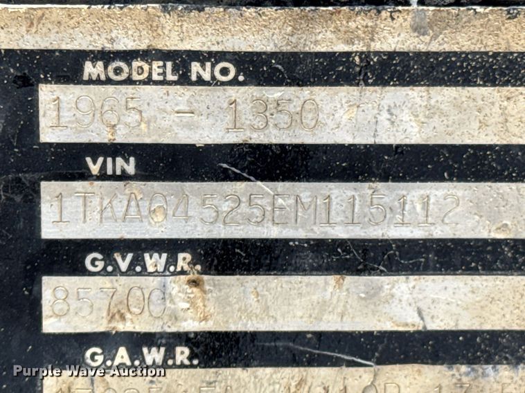 image for item DO0226 1985 Trail King 1965-1350 hydraulic tail equipment trailer