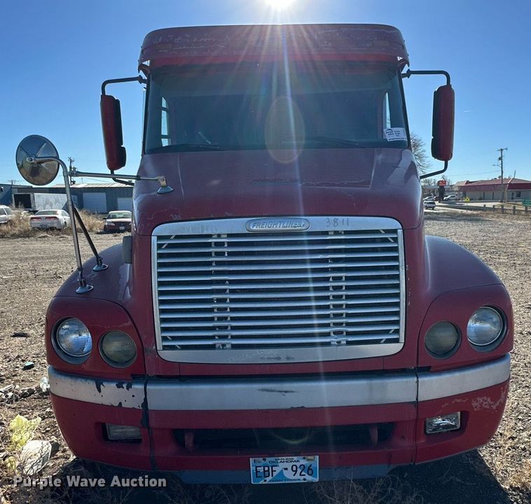 image for item DP6093 1998 Freightliner FLC112 semi truck