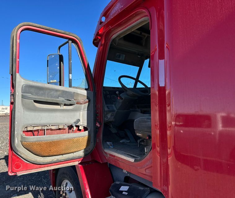 image for item DP6093 1998 Freightliner FLC112 semi truck