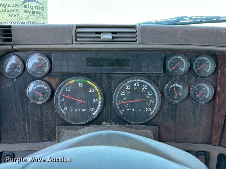 image for item DP6093 1998 Freightliner FLC112 semi truck