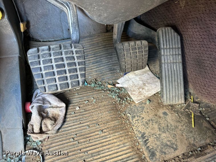 image for item DP6093 1998 Freightliner FLC112 semi truck