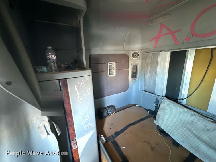 image for item DP6093 1998 Freightliner FLC112 semi truck