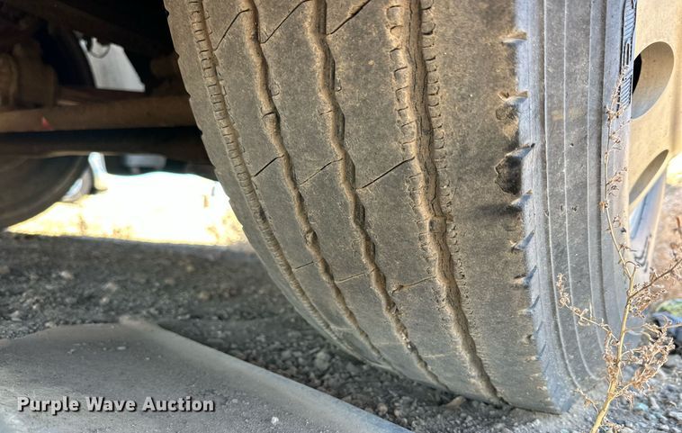 image for item DP6093 1998 Freightliner FLC112 semi truck