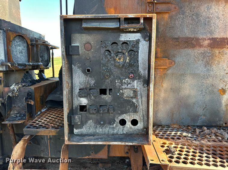 image for item DP6097 2003 Peterbilt 378 semi truck