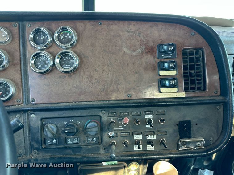 image for item DP6097 2003 Peterbilt 378 semi truck