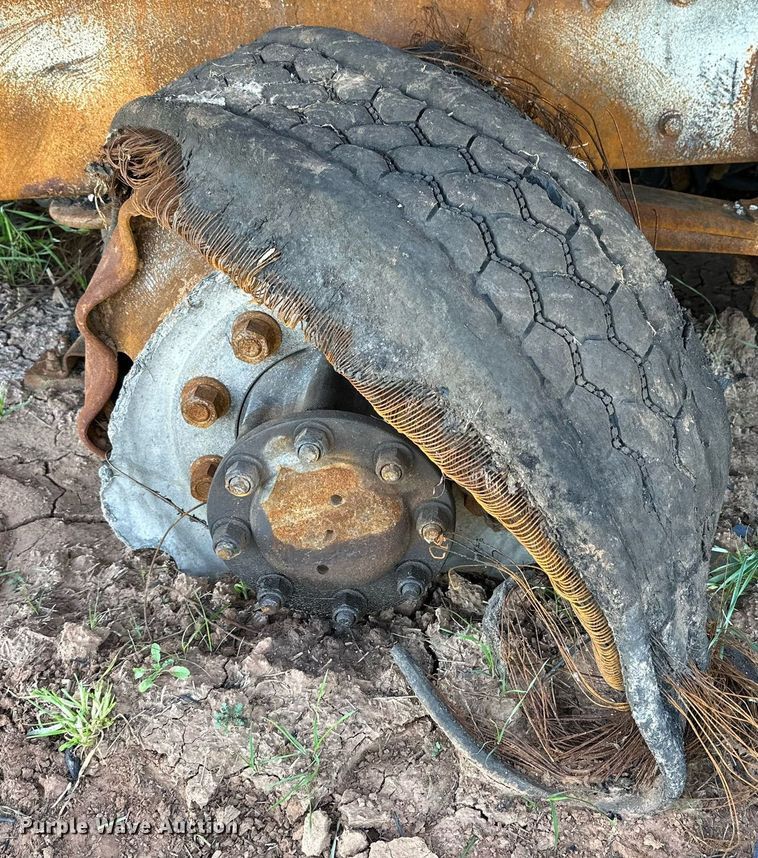 image for item DP6097 2003 Peterbilt 378 semi truck