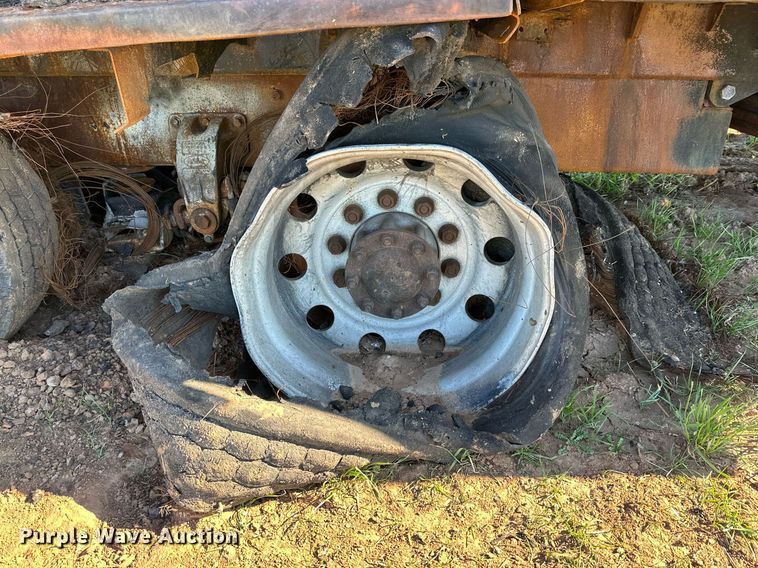 image for item DP6097 2003 Peterbilt 378 semi truck