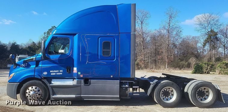 image for item DS5184 2020 Freightliner Cascadia 116 semi truck