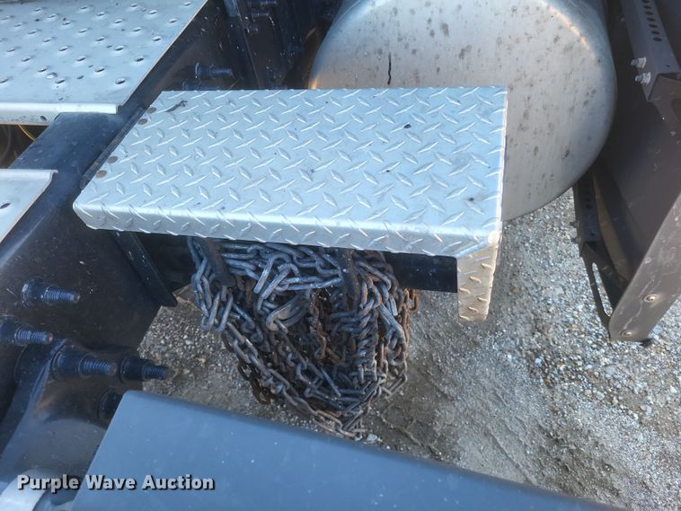 image for item DS5184 2020 Freightliner Cascadia 116 semi truck