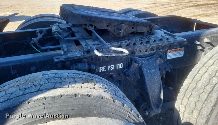 image for item DS5184 2020 Freightliner Cascadia 116 semi truck