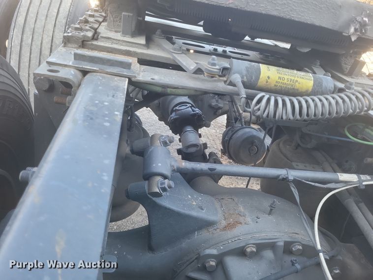 image for item DS5184 2020 Freightliner Cascadia 116 semi truck