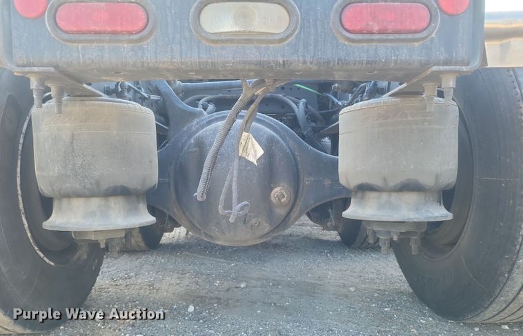 image for item DS5184 2020 Freightliner Cascadia 116 semi truck