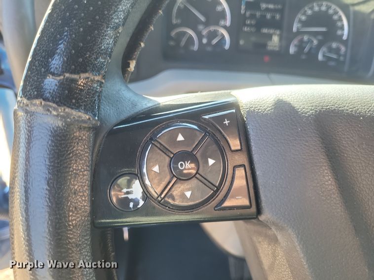 image for item DS5184 2020 Freightliner Cascadia 116 semi truck