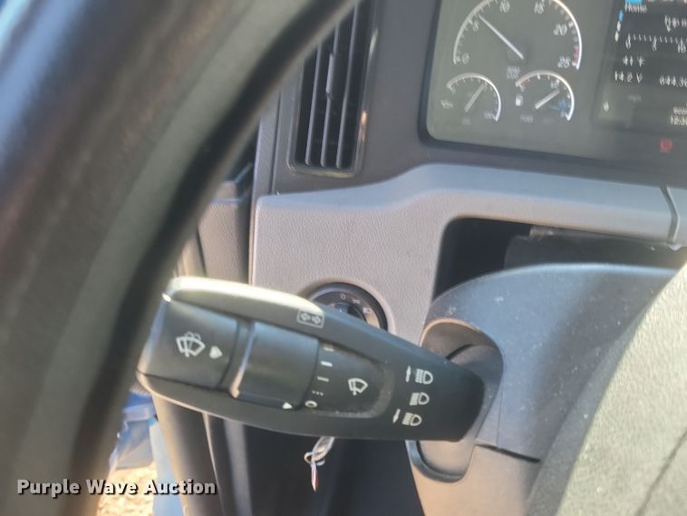 image for item DS5184 2020 Freightliner Cascadia 116 semi truck