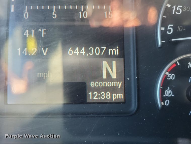 image for item DS5184 2020 Freightliner Cascadia 116 semi truck