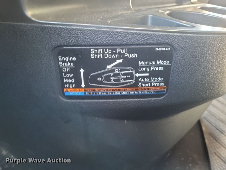 image for item DS5184 2020 Freightliner Cascadia 116 semi truck