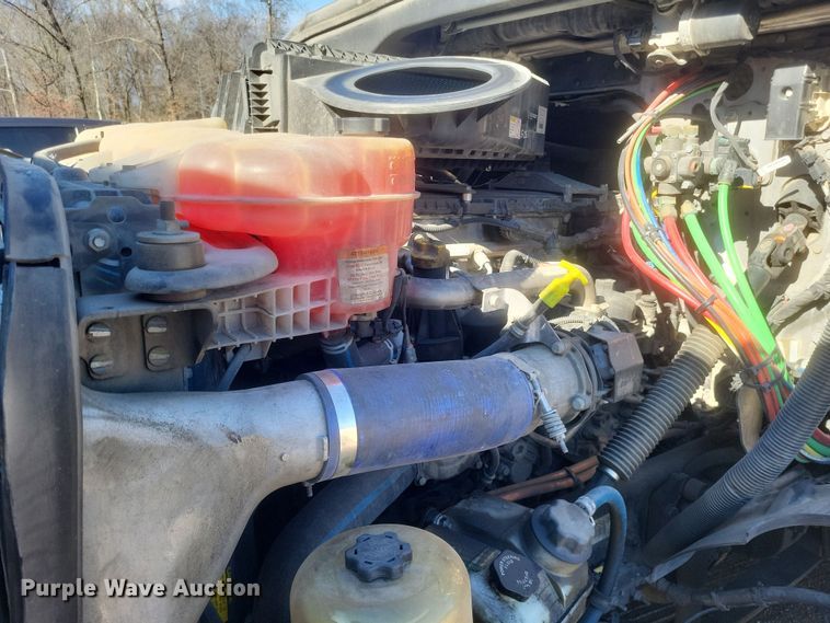 image for item DS5184 2020 Freightliner Cascadia 116 semi truck