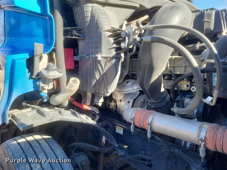 image for item DS5184 2020 Freightliner Cascadia 116 semi truck