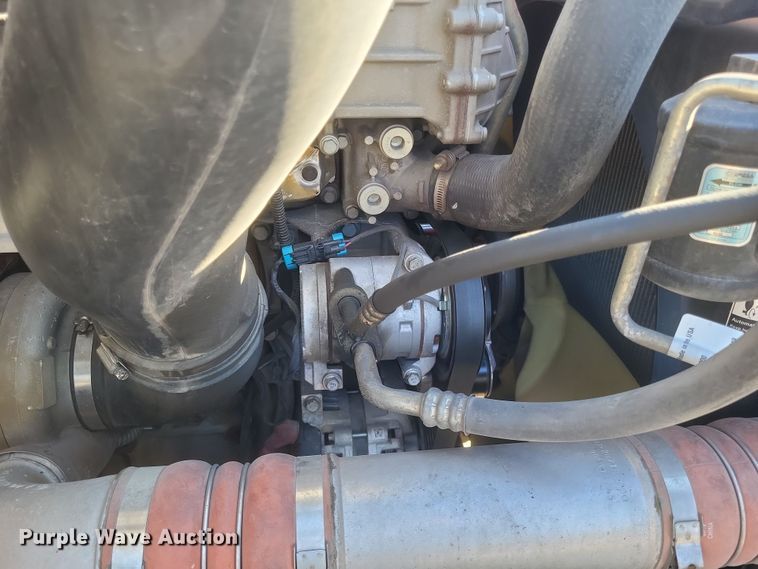 image for item DS5184 2020 Freightliner Cascadia 116 semi truck