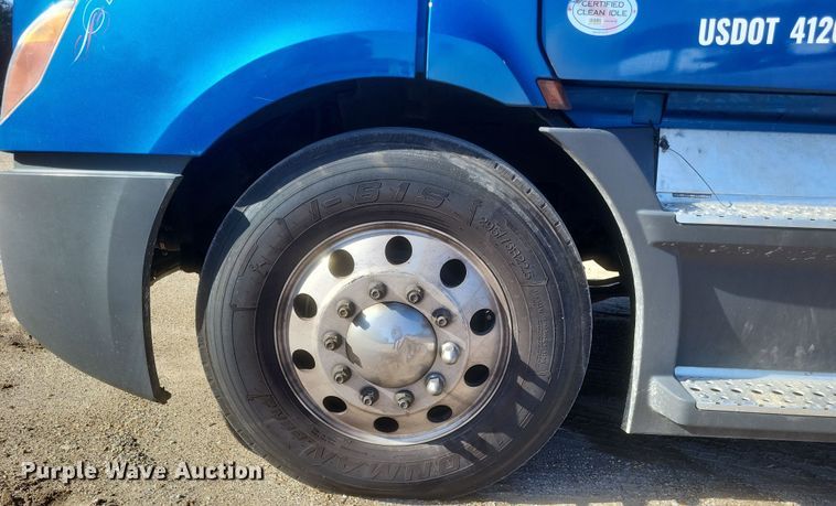 image for item DS5184 2020 Freightliner Cascadia 116 semi truck