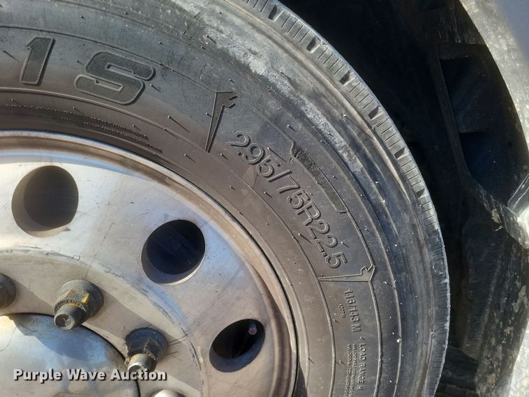 image for item DS5184 2020 Freightliner Cascadia 116 semi truck