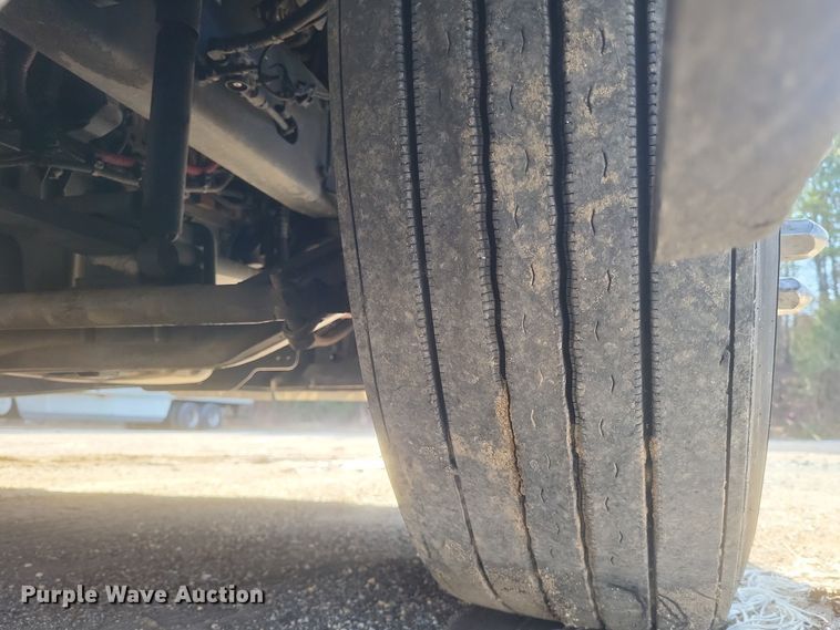 image for item DS5184 2020 Freightliner Cascadia 116 semi truck