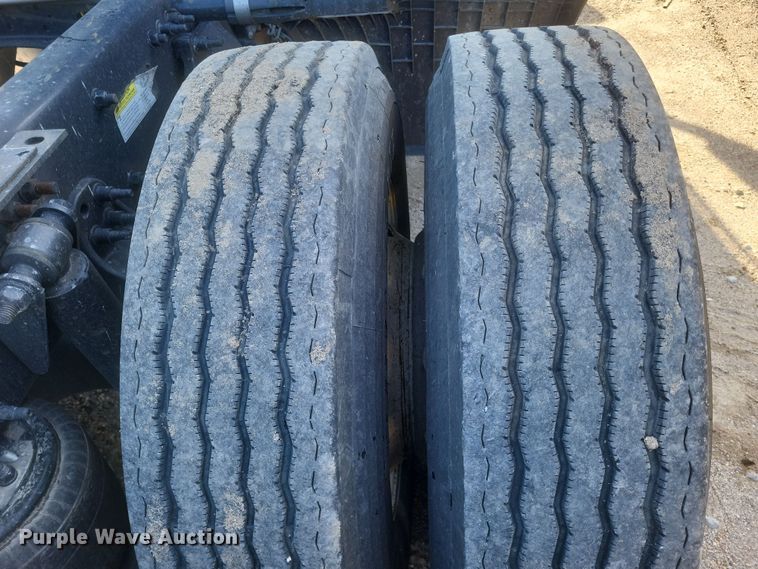 image for item DS5184 2020 Freightliner Cascadia 116 semi truck