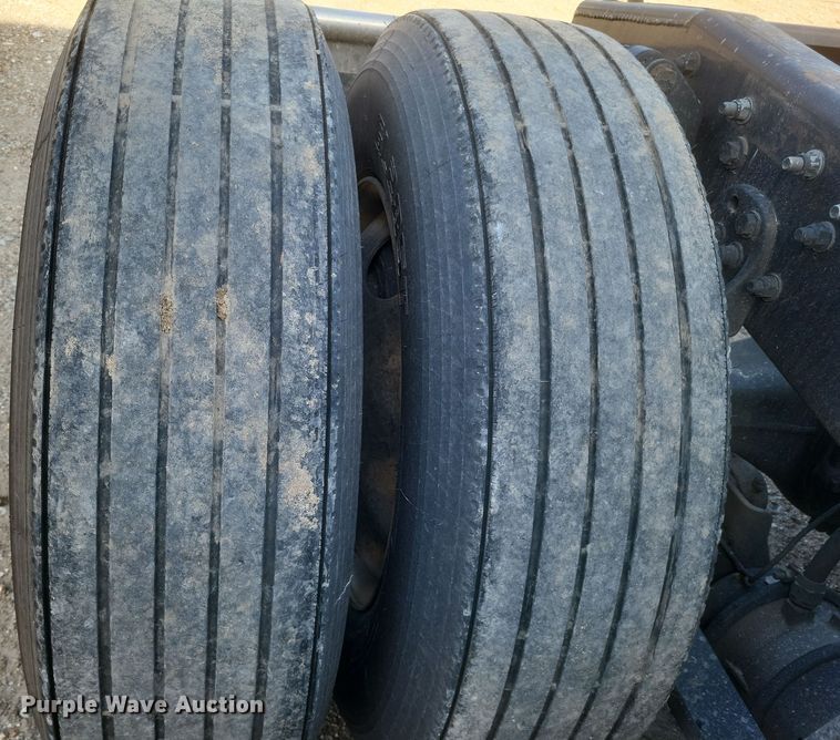 image for item DS5184 2020 Freightliner Cascadia 116 semi truck