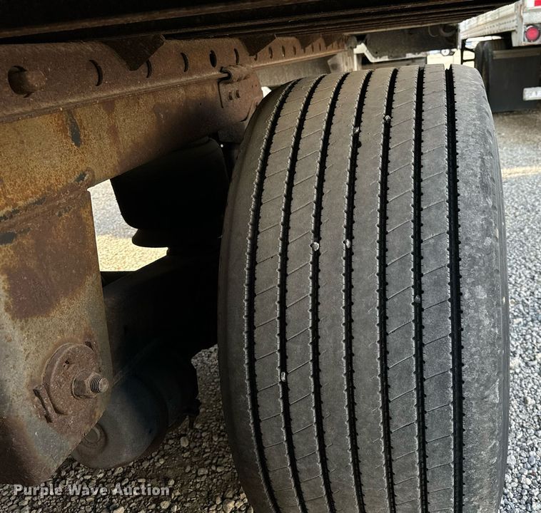 image for item DT2130 2012 Vanguard VXP dry van trailer