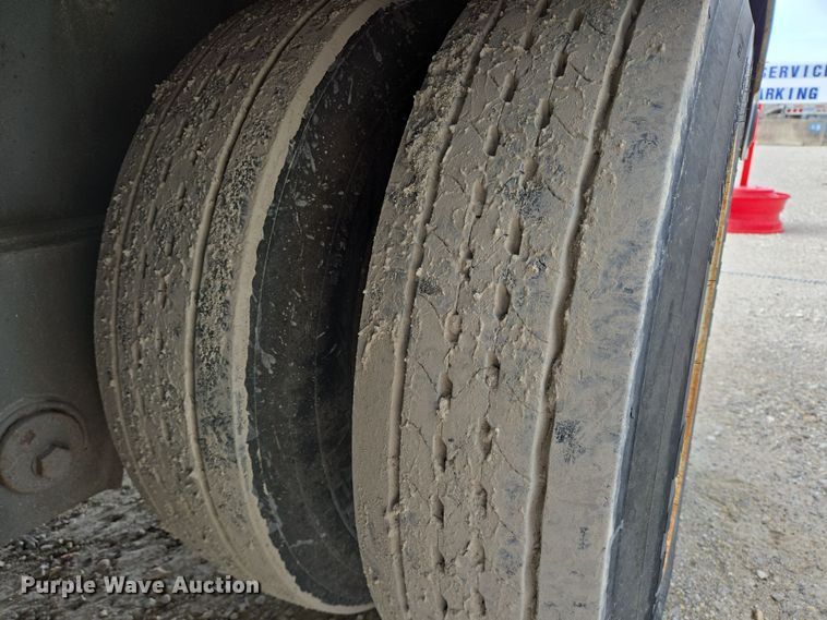 image for item DT5431 1998 X-L Specialized Trailers double drop deck equipment trailer