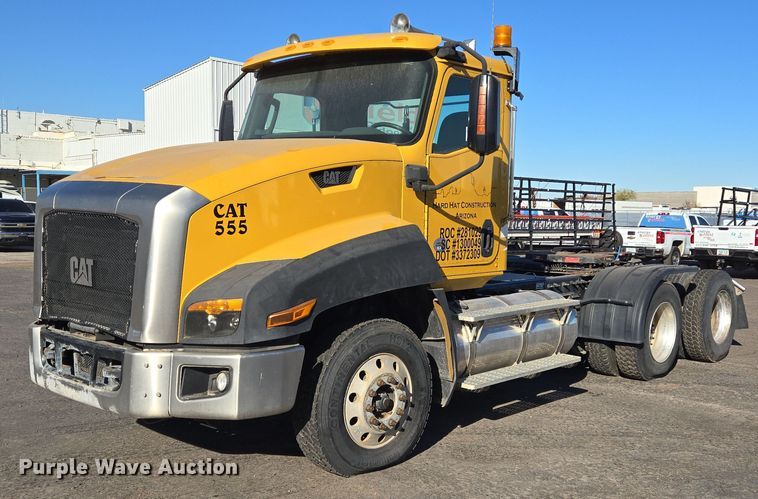image for item DT5455 2014 Caterpillar CT660L semi truck