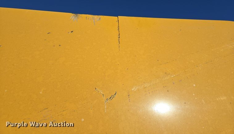 image for item DT5455 2014 Caterpillar CT660L semi truck