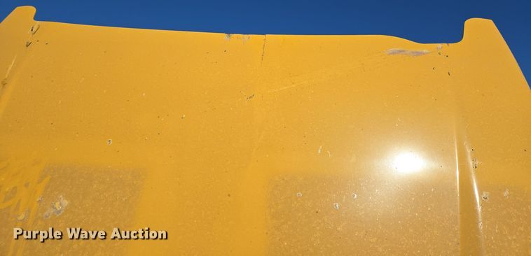 image for item DT5455 2014 Caterpillar CT660L semi truck