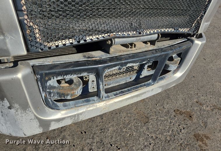 image for item DT5455 2014 Caterpillar CT660L semi truck