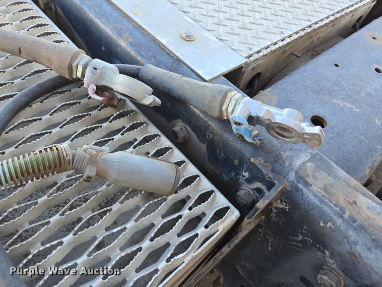 image for item DT5455 2014 Caterpillar CT660L semi truck