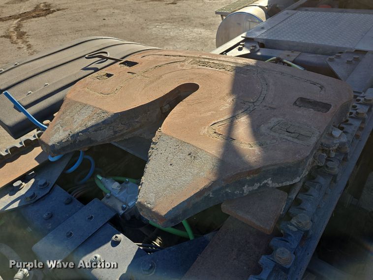 image for item DT5455 2014 Caterpillar CT660L semi truck