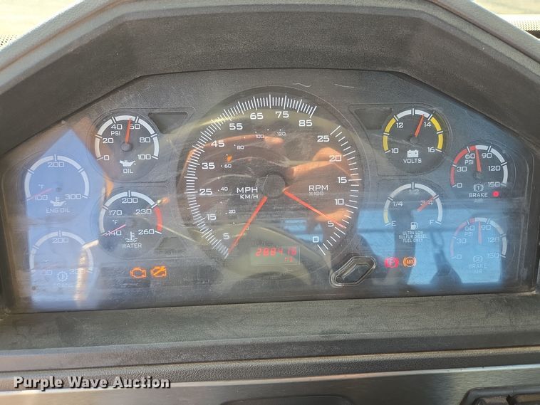 image for item DT5455 2014 Caterpillar CT660L semi truck