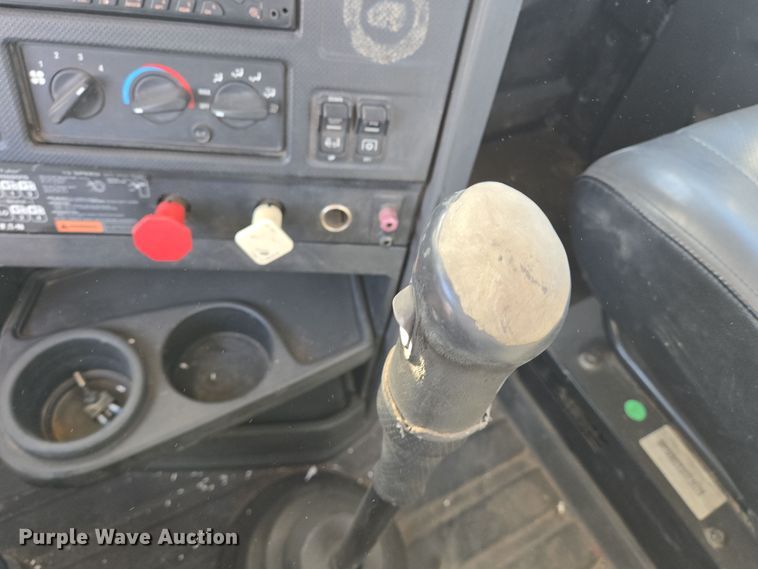 image for item DT5455 2014 Caterpillar CT660L semi truck