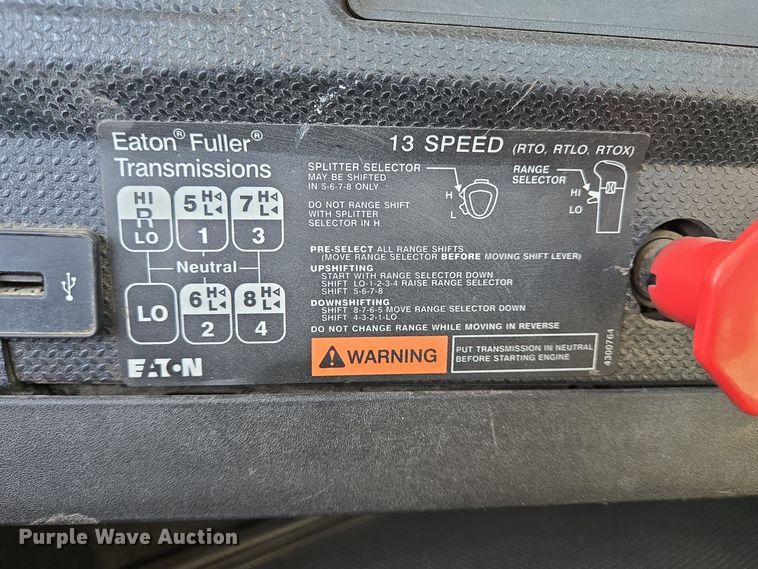 image for item DT5455 2014 Caterpillar CT660L semi truck